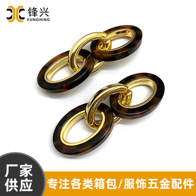 Bag carrying alloy resin chain