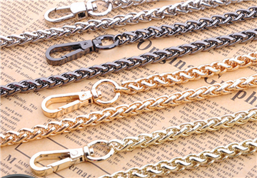Complete styles, luggage chains lead fashion