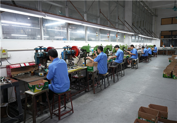 Brass Hook Buckle Manufacturer: Creating High Quality Fashion Accessories