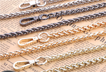 Complete styles, luggage chains lead fashion
